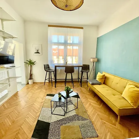 Apartment Contactless Self-check-in - Studio, 5 Minutes To Center